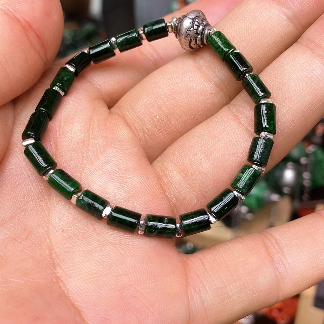 未镶嵌手链翡翠漂亮美眉也