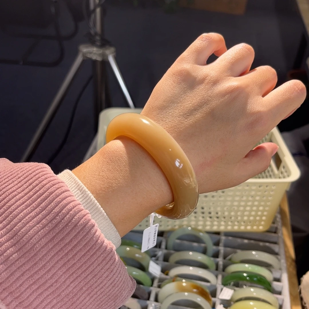 和田玉未镶嵌手镯  「且末糖」