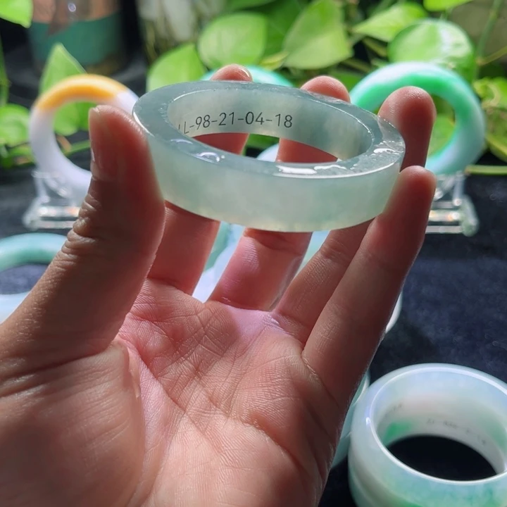 嗳***哾未镶嵌手镯定制翡翠