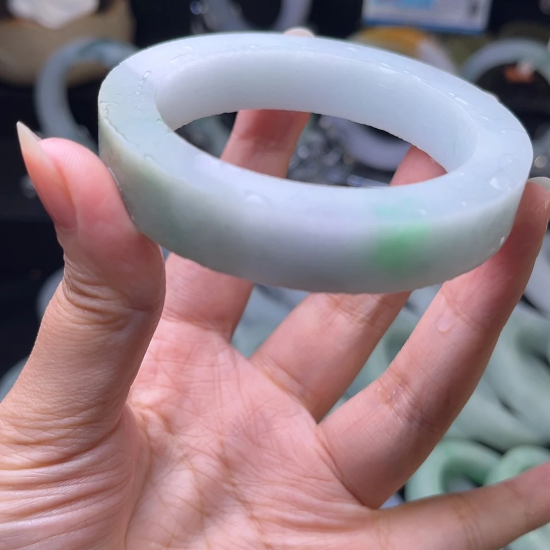 翡翠手镯未镶嵌天然缅甸翡翠