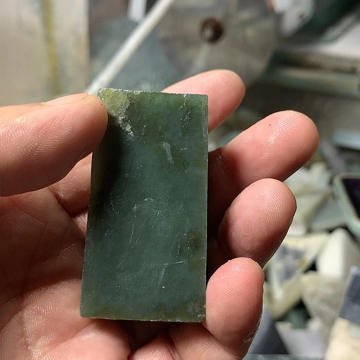 颈饰未镶嵌和田玉（糖玉）