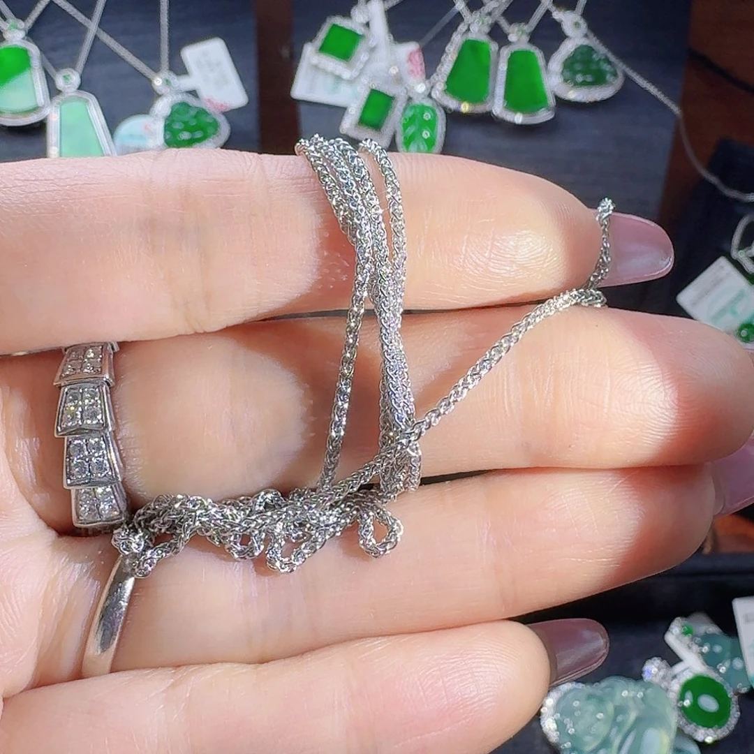 翡翠手镯未镶嵌银链