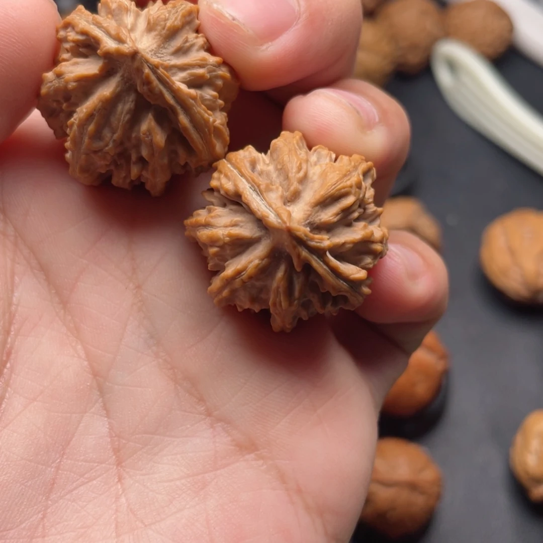 【闪购商品】文玩核桃把件“****”小粗筋