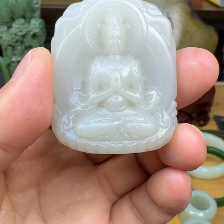 和田玉未镶嵌吊坠(赠链)