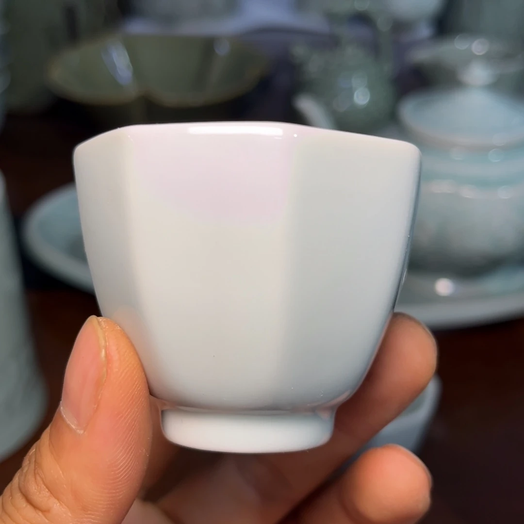 瓷微瑕天青色八方杯一只