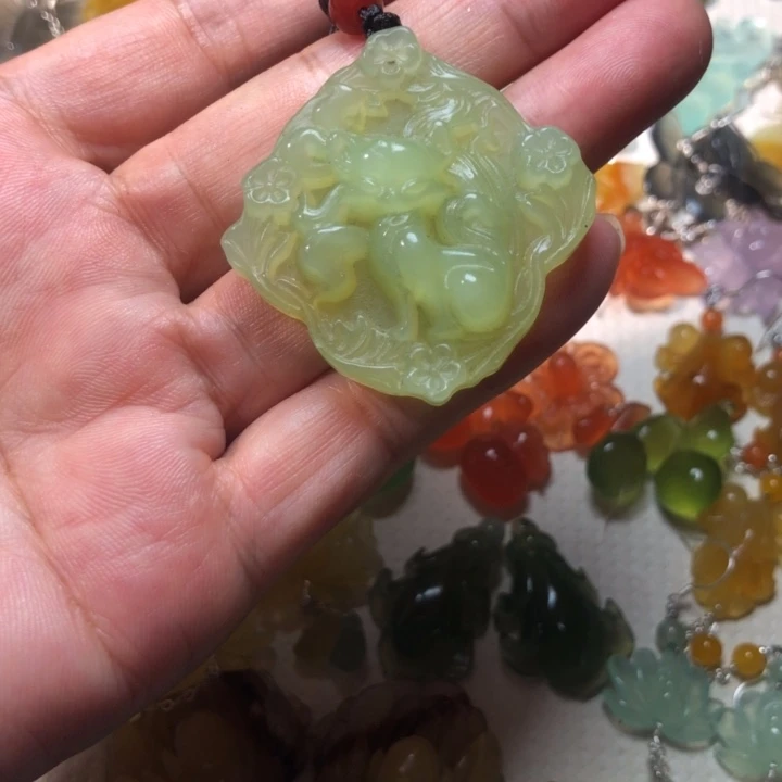 未镶嵌蛇纹石玉耳坠