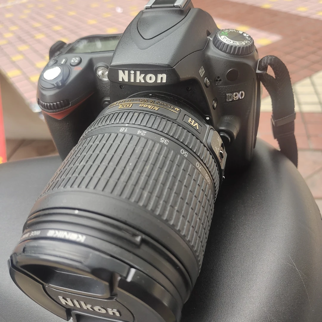 9新 Nikon/尼康 尼康d90相机，功能全好，配件有电池和卡，相机包