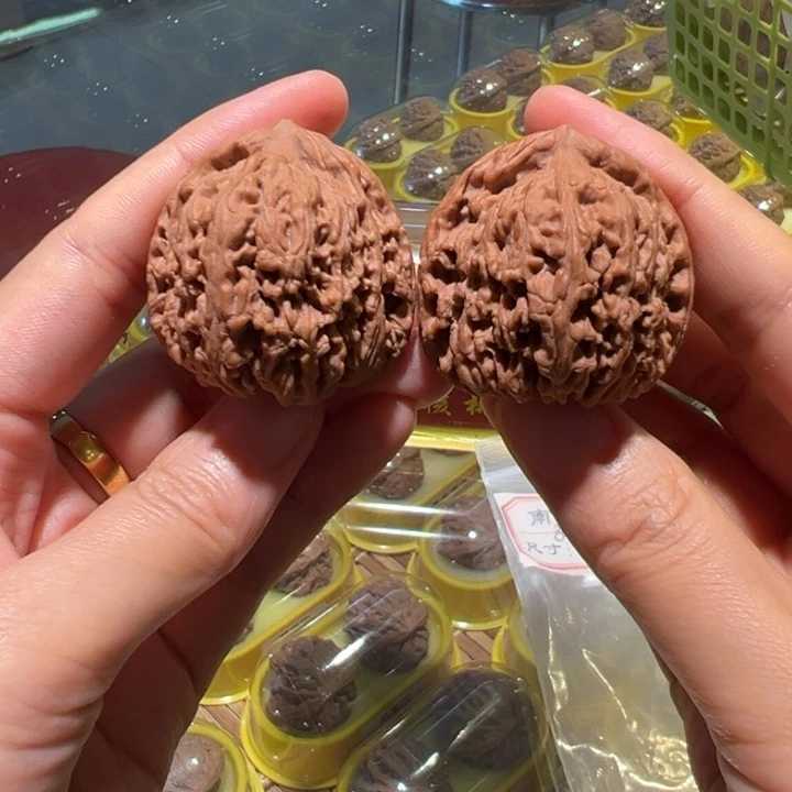 文玩核桃把件南疆石