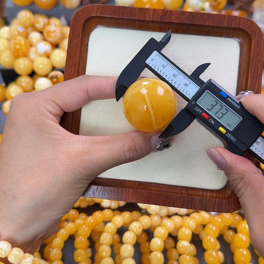 蜜蜡未镶嵌珠宝奇石