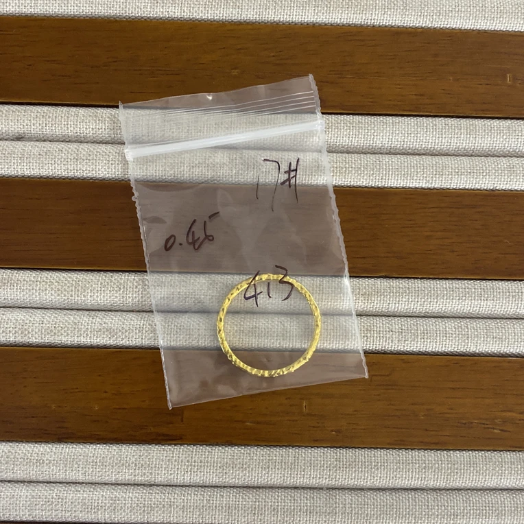 克重0.45 17号 锤纹碎冰冰戒指 足金999