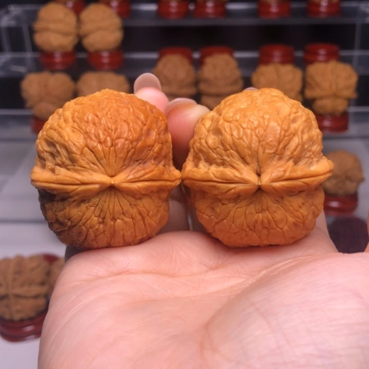 文玩核桃吊坠河**邦23金丝绣球