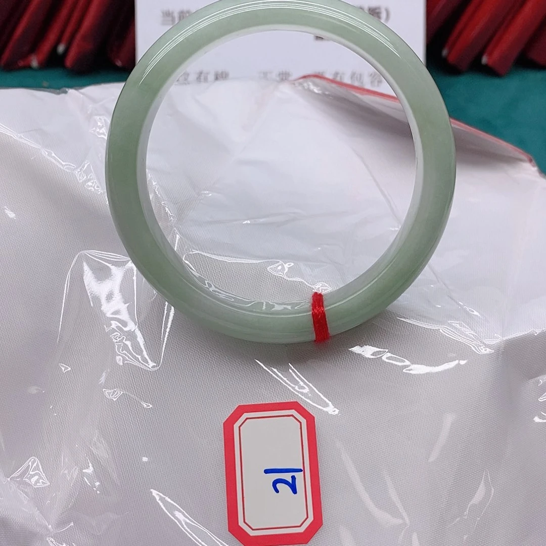 翡翠手镯未镶嵌L***.2111111111