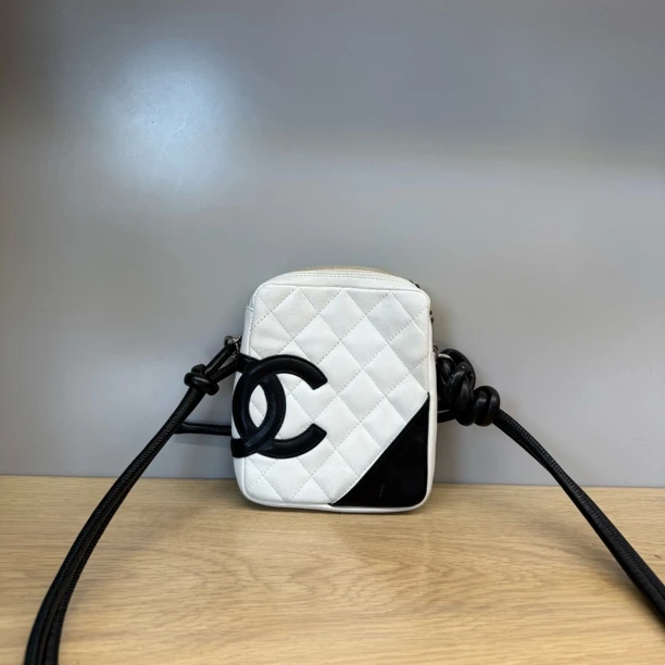 95新 Chanel/香奈儿 黑白熊猫色康鹏相机斜挎包