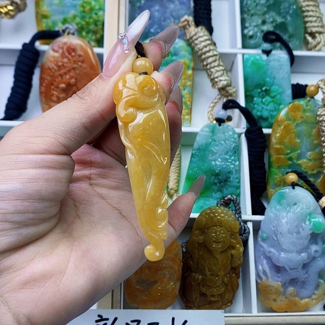 翡翠未镶嵌颈饰翡翠