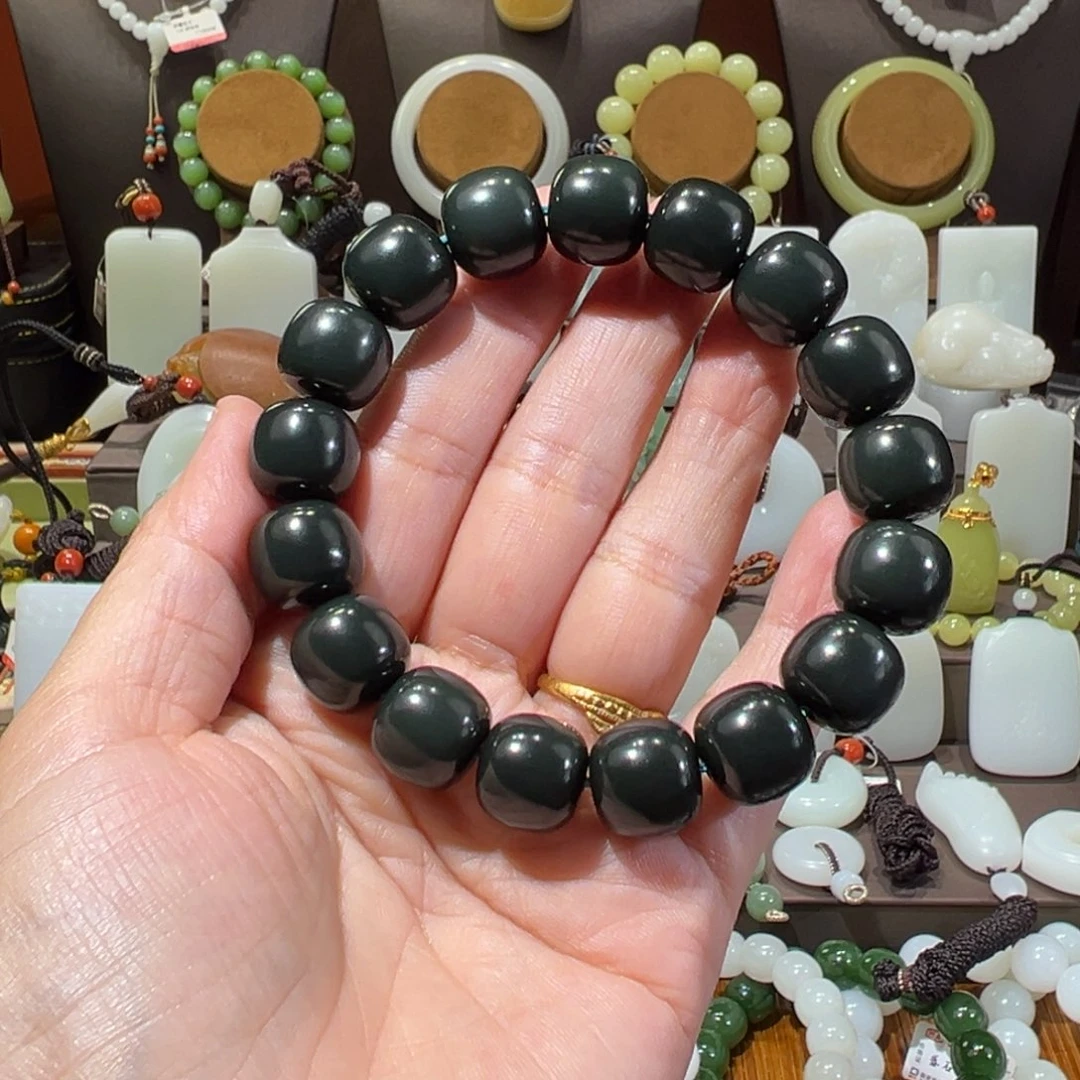 *****和田玉未镶嵌颈饰