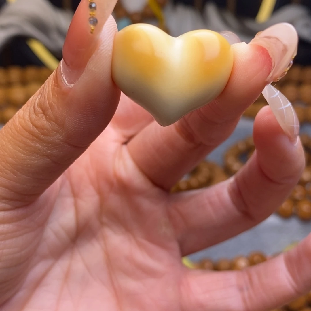 皮质非金属爱心配饰