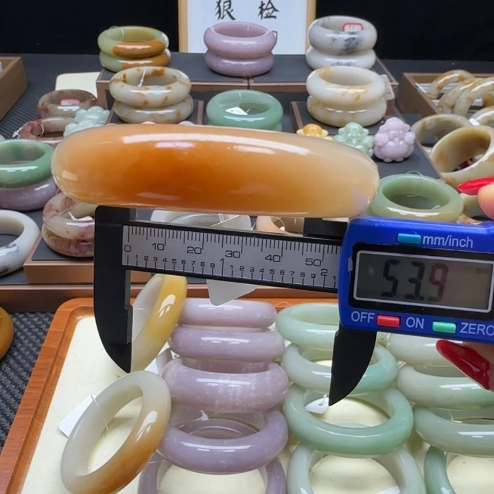 石英岩玉未镶嵌手镯