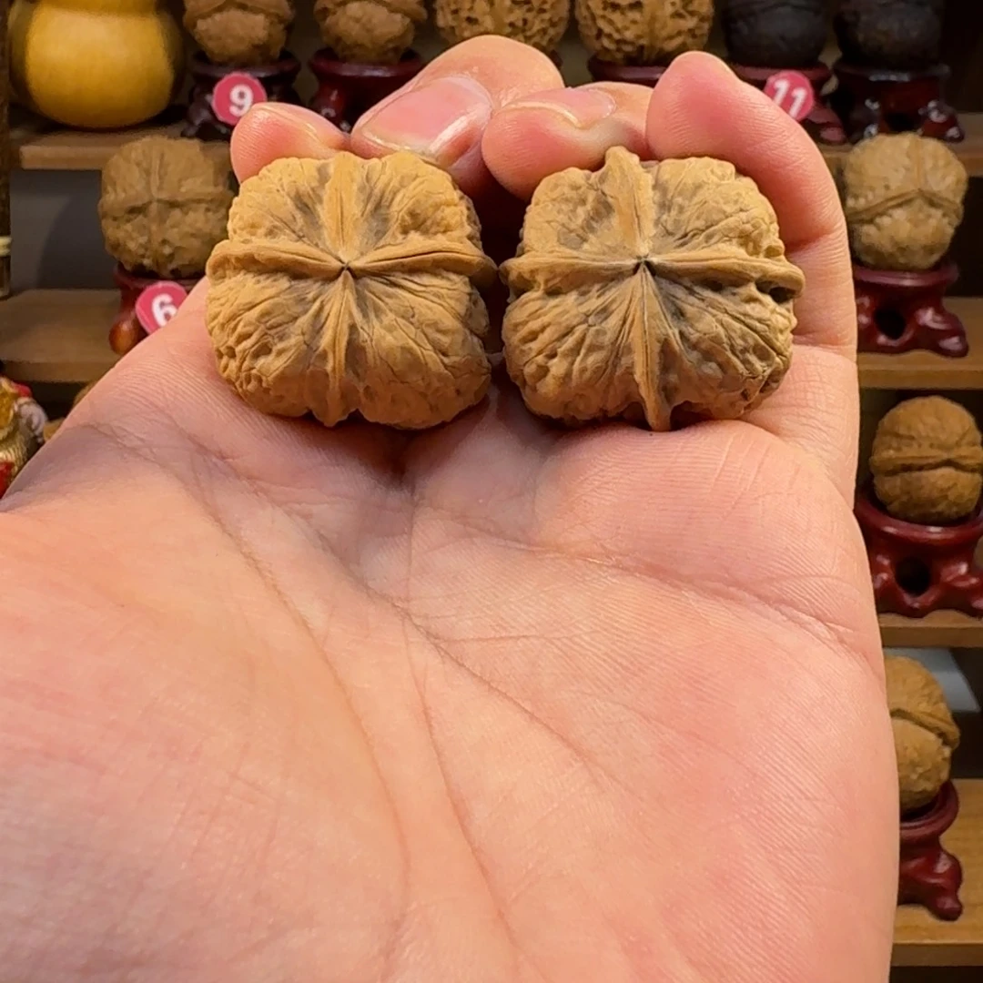 核桃铁核桃把件四棱豆腐块