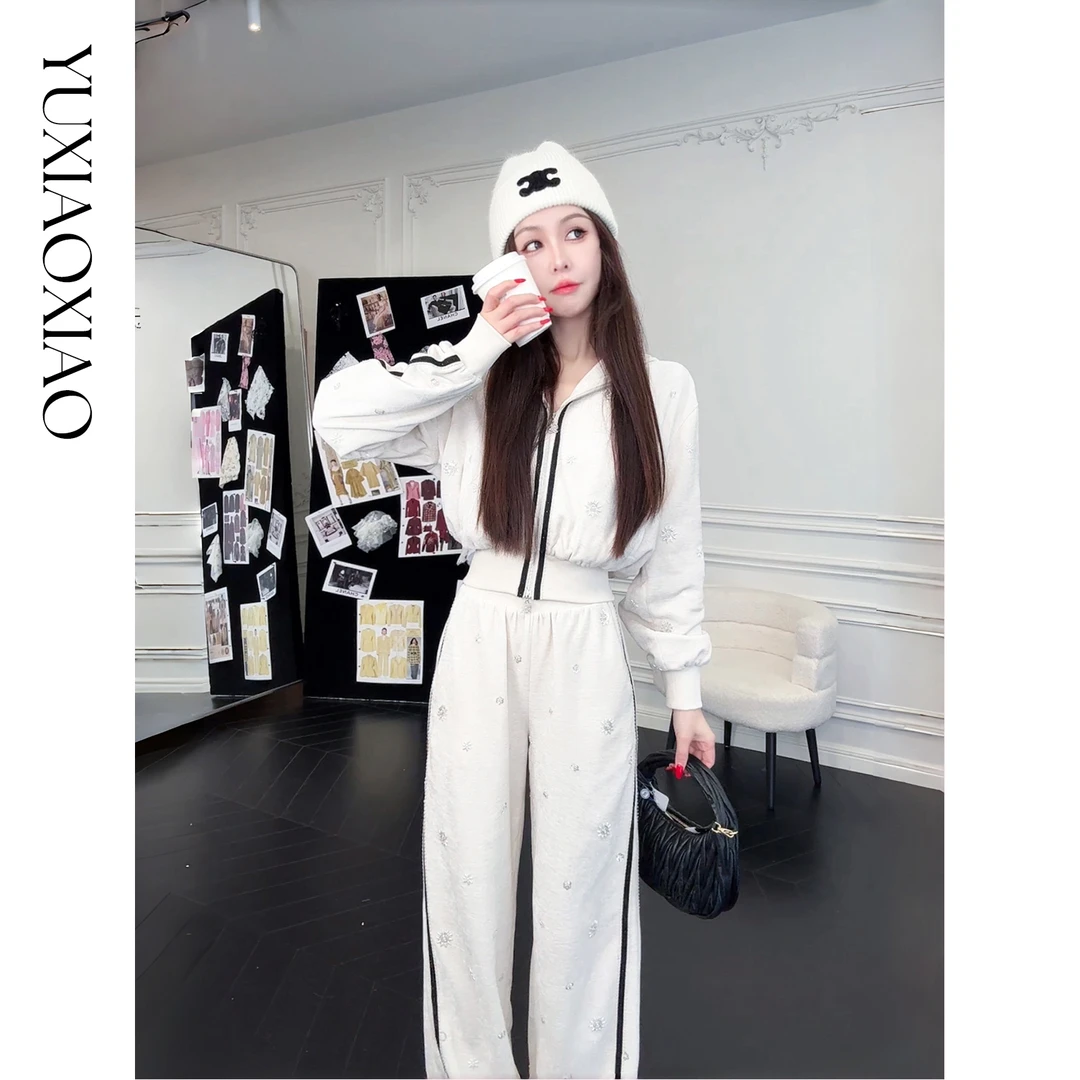 余潇潇【花语随行】时尚舒适独特绒感烫钻撞色花边拼接套装2025秋冬