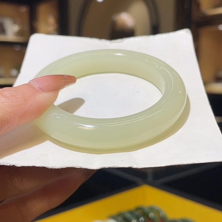 未镶嵌手镯和田玉55.5#67.53g