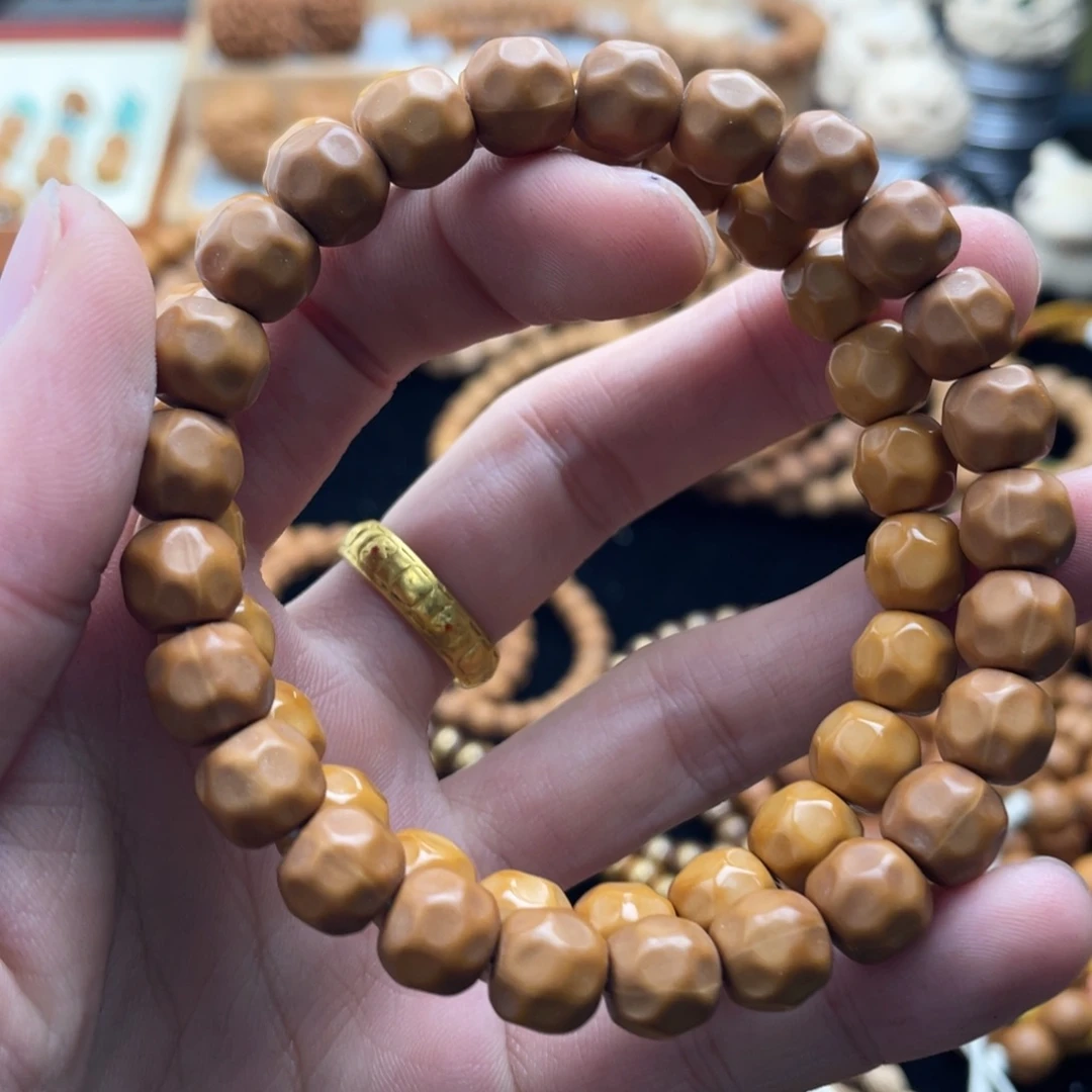 猴头核桃吊坠小奶酪