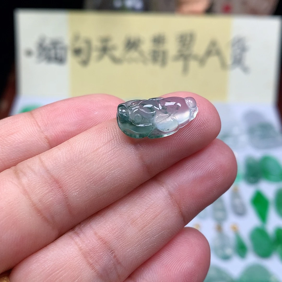 翡翠裸石缅甸天然A货翡翠冰种貔貅