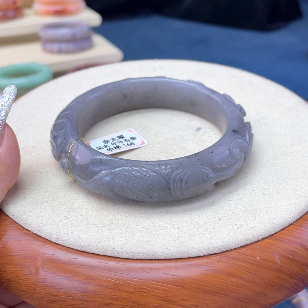 心***8石英岩玉未镶嵌手镯