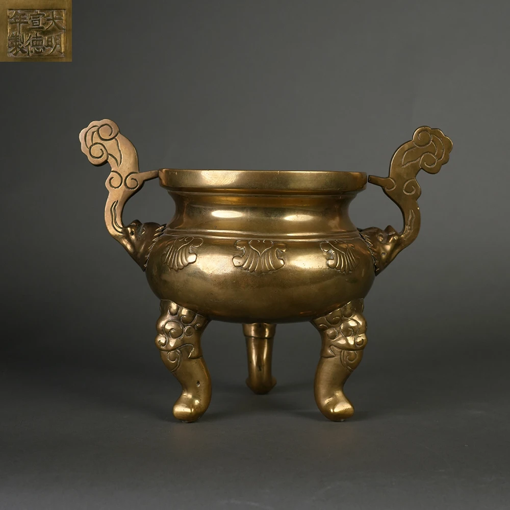 LOT 102123清中期 大明宣德年制款如意耳铜炉