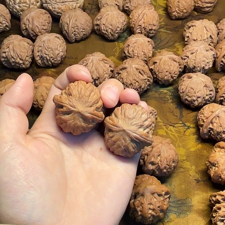 A***n文玩核桃把件铁锤