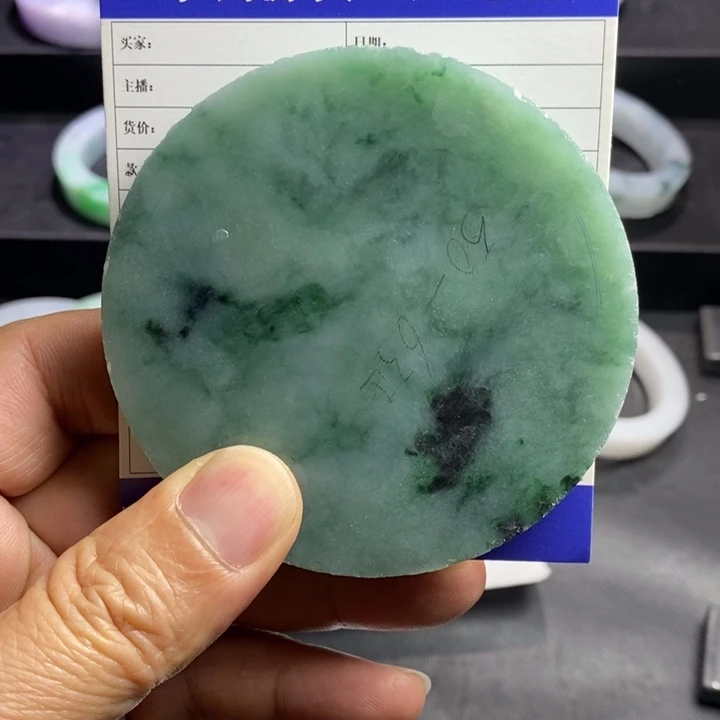 定制翡翠正未镶嵌心*