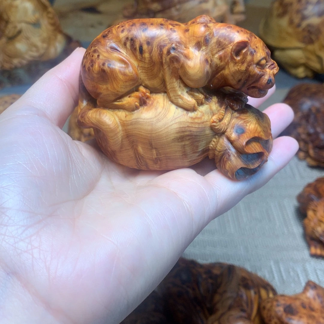 大***深柏木（崖柏）钱袋豹子