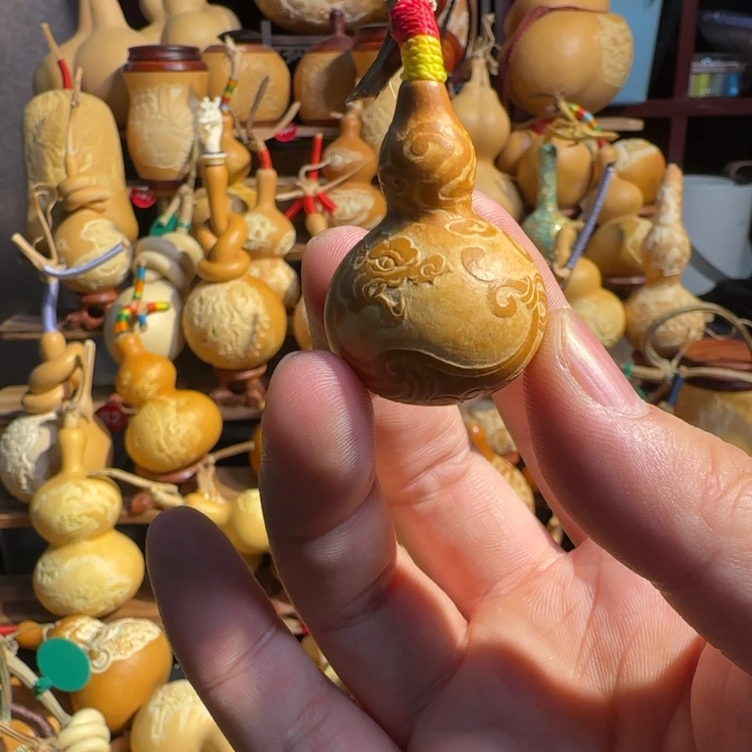 有机玻璃草礼金貔貅雕刻