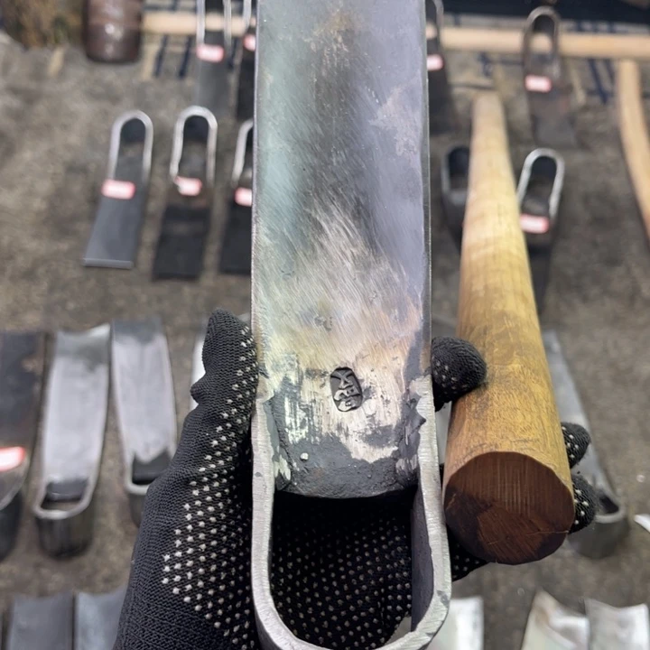枫***叶龙泉手工制作炮管工艺锄头一套