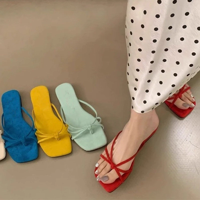 2025夏季法式配裙子夹脚人字拖鞋女鞋子外穿网红凉拖凉鞋罗马风