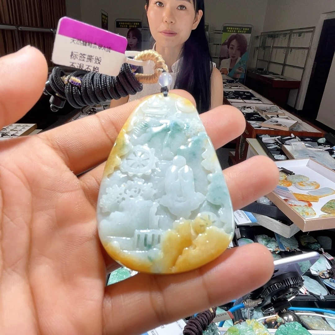 翡翠未镶嵌颈饰一