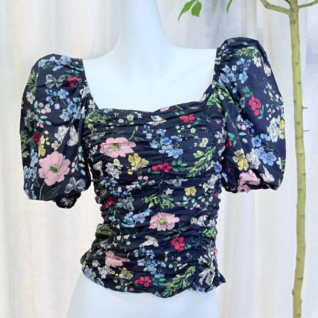 2025夏季气质减龄百搭褶皱方领碎花气质纯欲辣妹短袖衬衫女潮