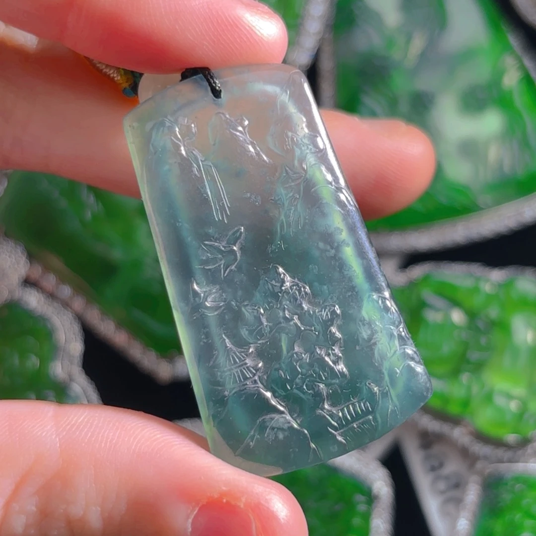 翡翠颈饰未镶嵌山水牌