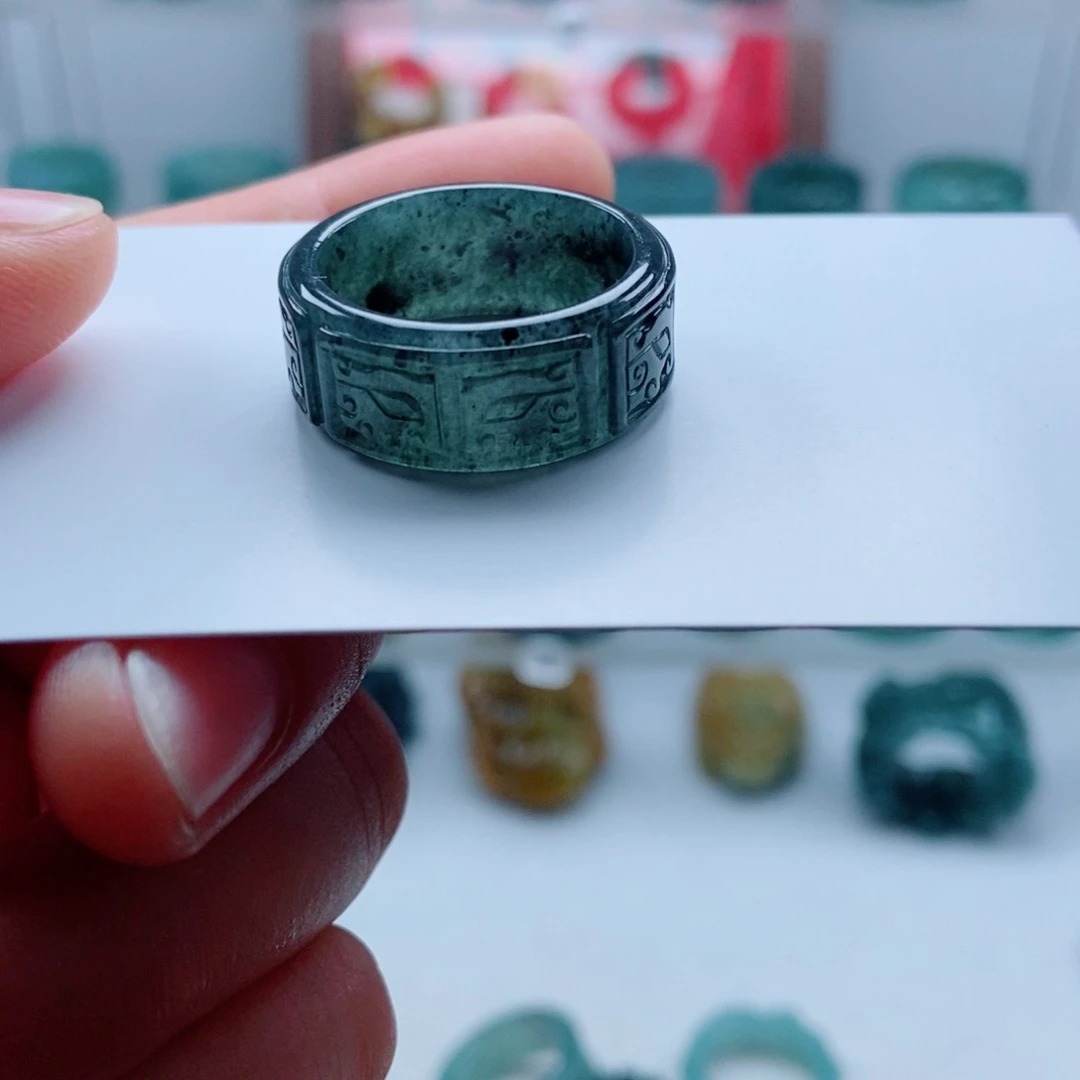 翡翠戒指未镶嵌翡翠