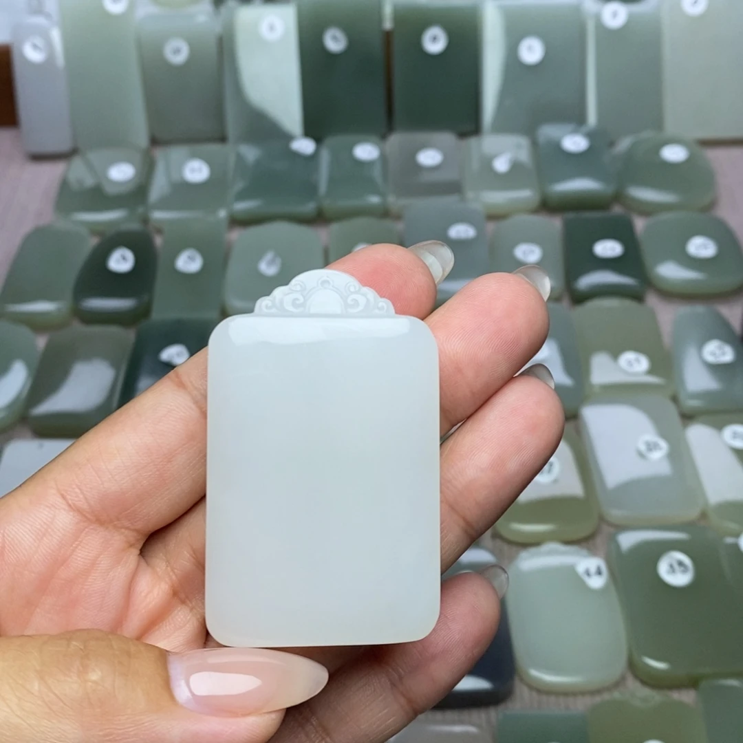 漢***和田玉未镶嵌颈饰