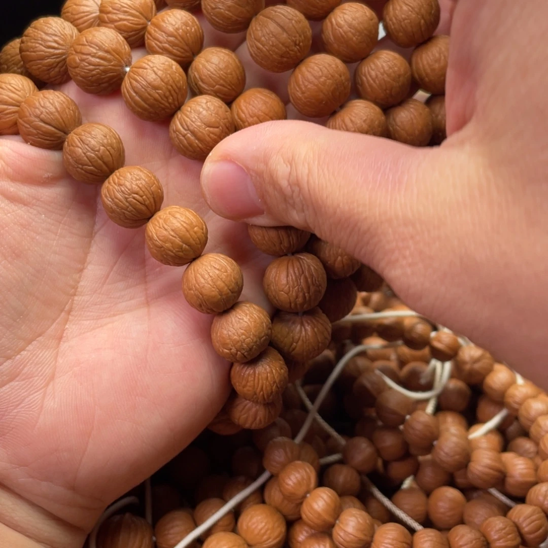 猴头核桃吊坠凤羽