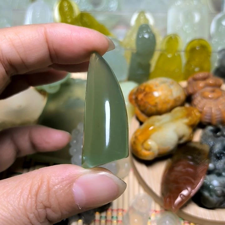 岫玉吊坠(不含链)未镶嵌黑***贴