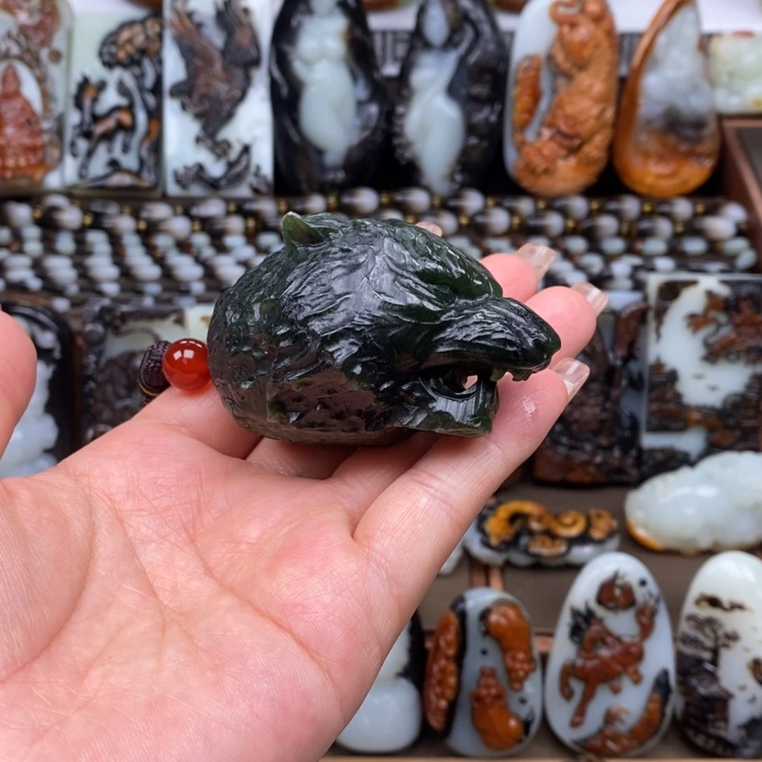 颈饰未镶嵌和田玉