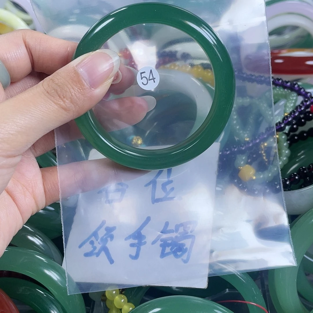 【闪购商品】石英质玉手镯未镶嵌55