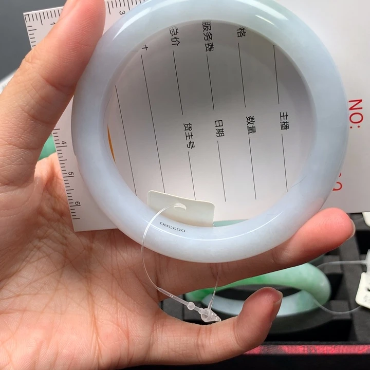 未镶嵌手镯翡翠未镶嵌手镯翡翠