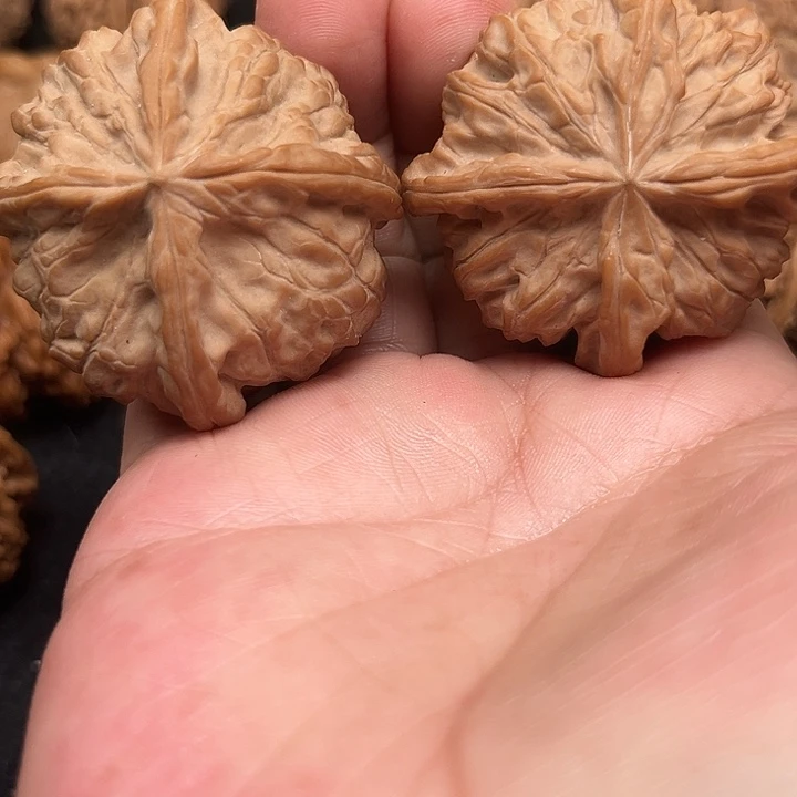 文玩核桃吊坠你们都在