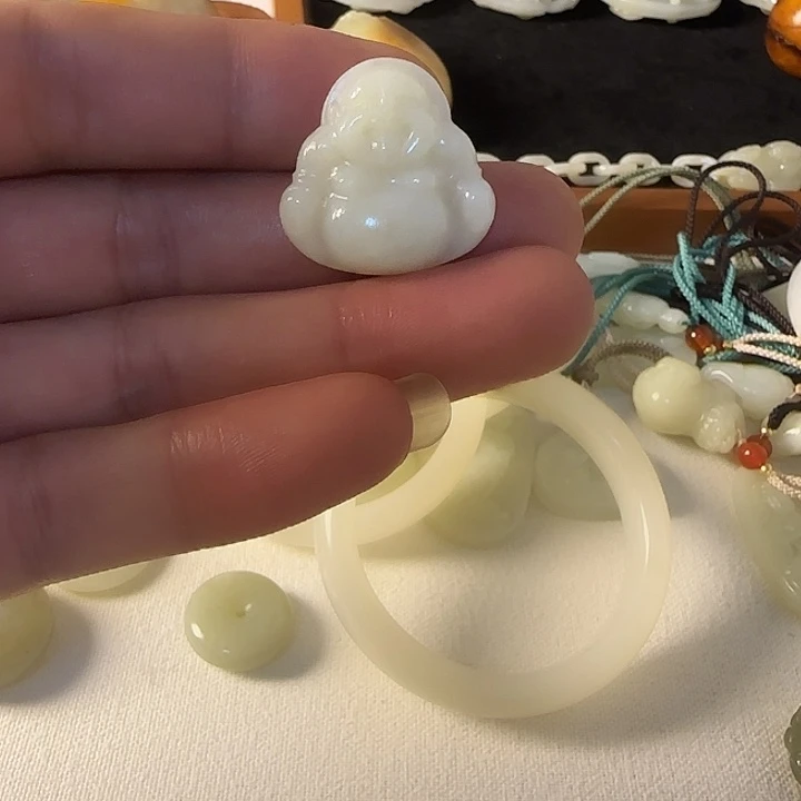 和田玉（糖玉）未镶嵌颈饰