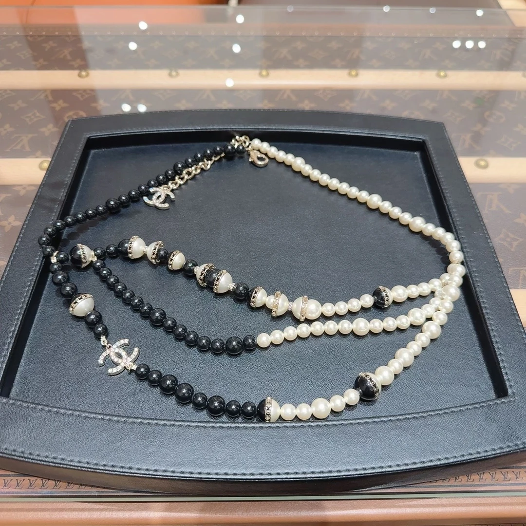 99新 Chanel/香奈儿 46-珍珠色腰链拼色 b21款