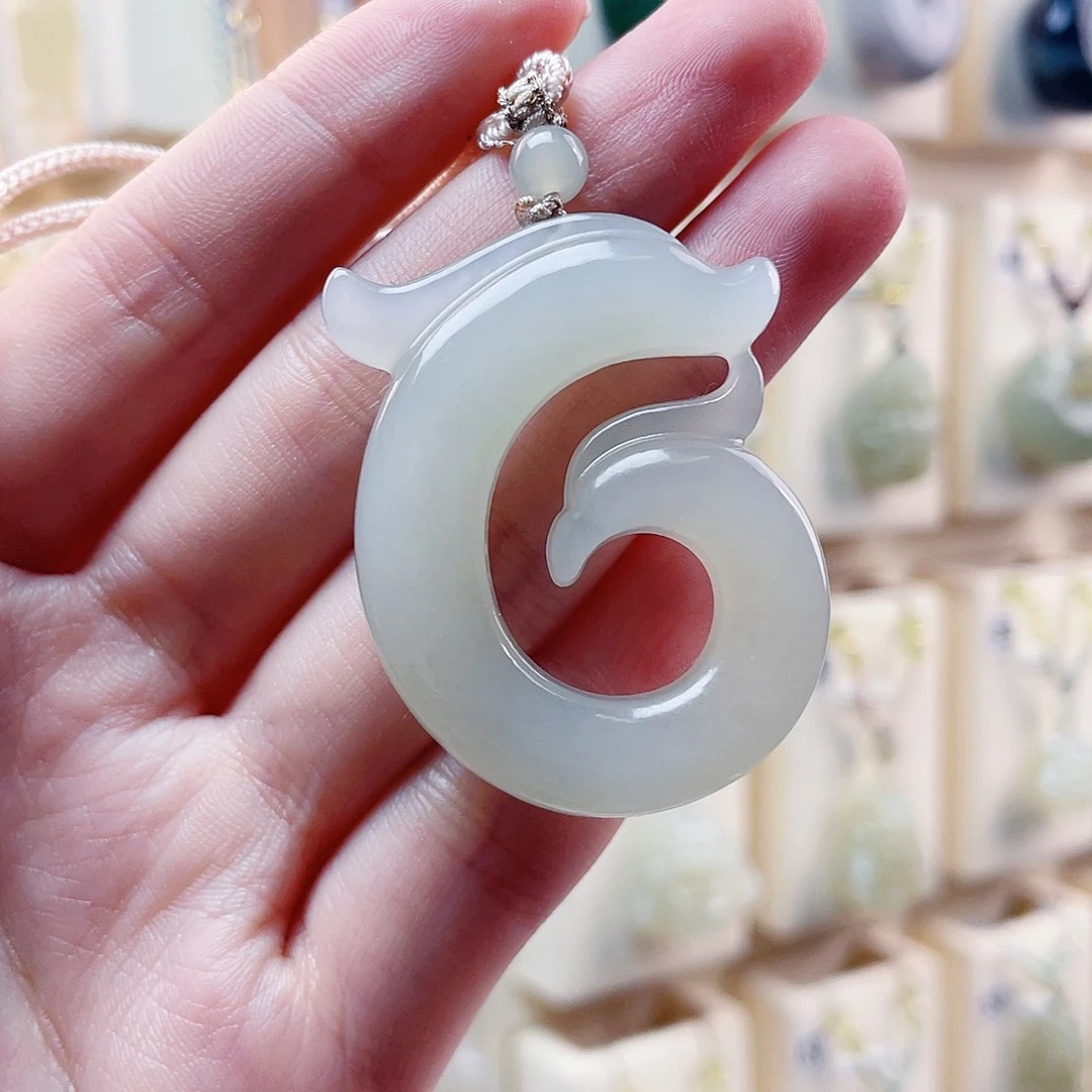 和田玉未镶嵌吊坠(赠链)