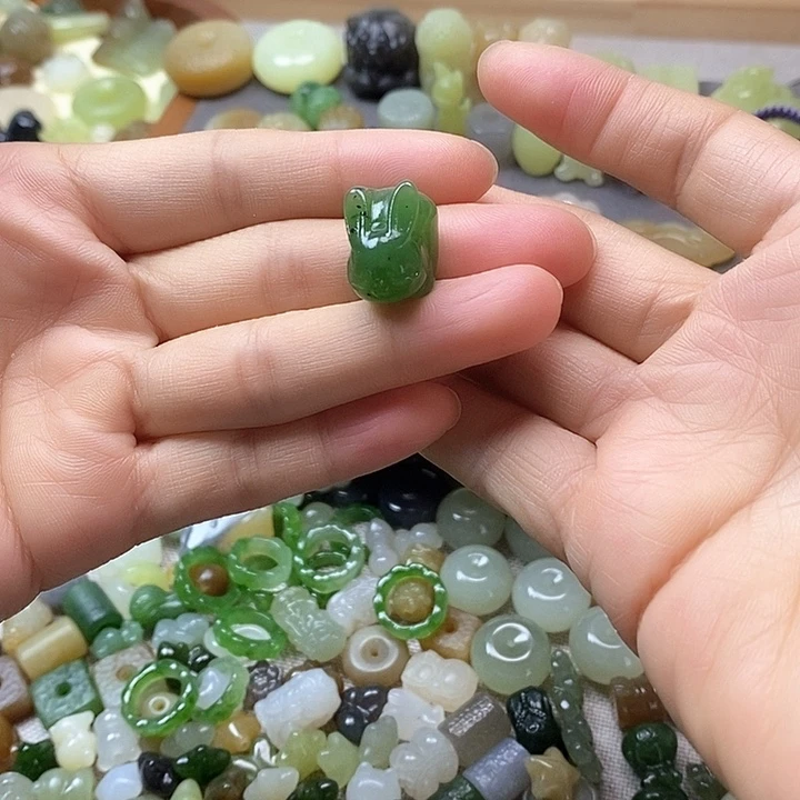 未镶嵌和田玉挂件兔子