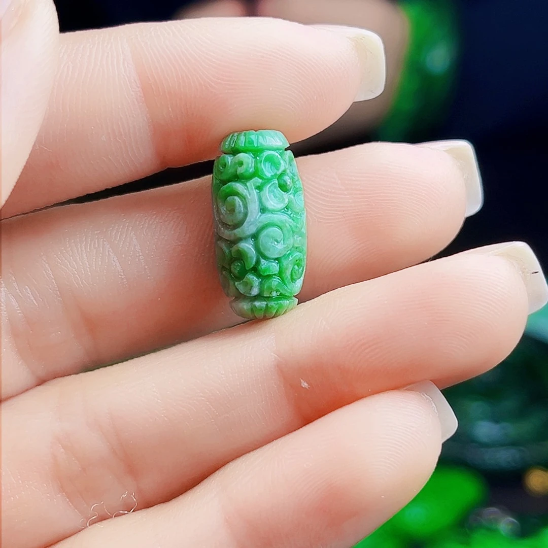 颈饰未镶嵌翡翠多样性